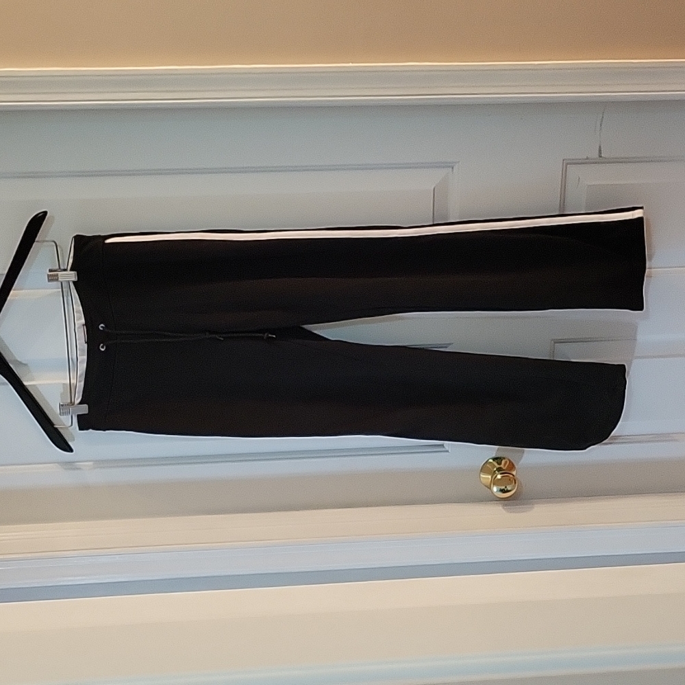 Redline black with white stripe on leg activewear pants small